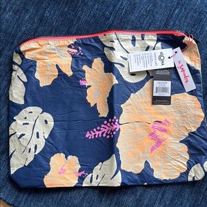 ALOHAS Blue and Red Zipper Pouch